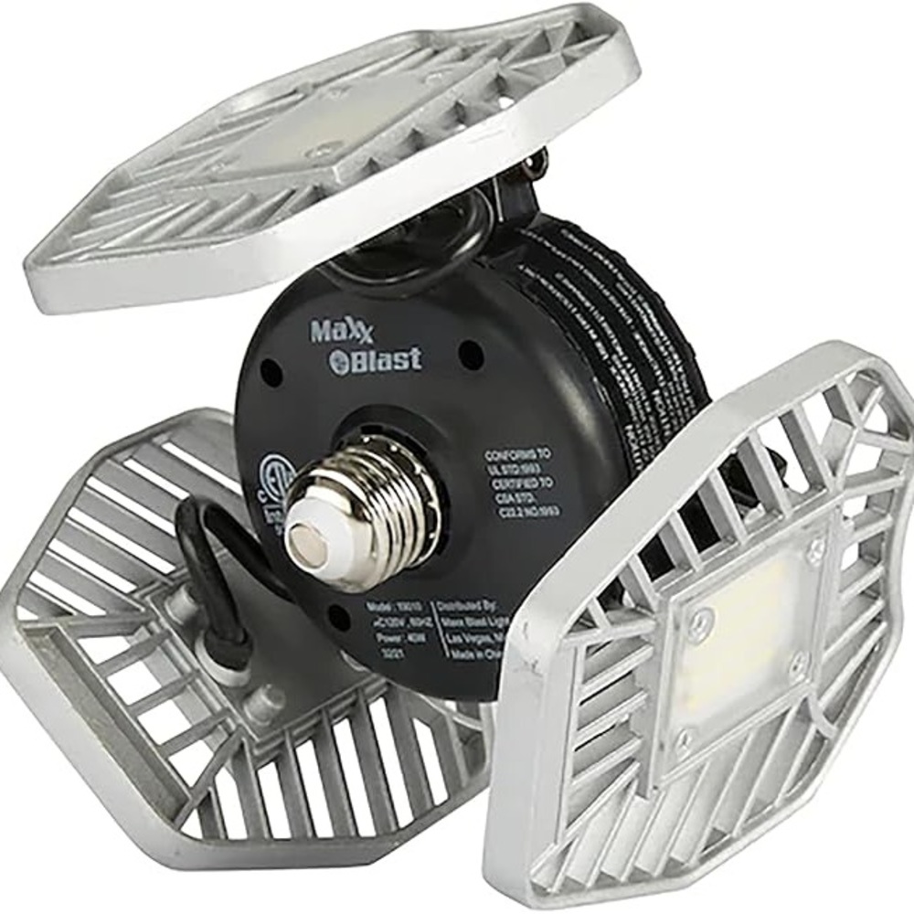 BRAND NEW Maxx Blast Led Garage Light